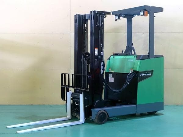 Reach Forklift — Auction (lot 1207-6482142)