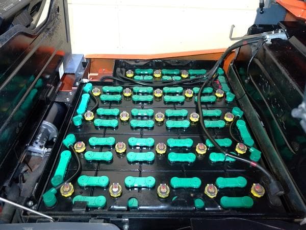 Battery Forklift — Auction (lot 1207-6483903)