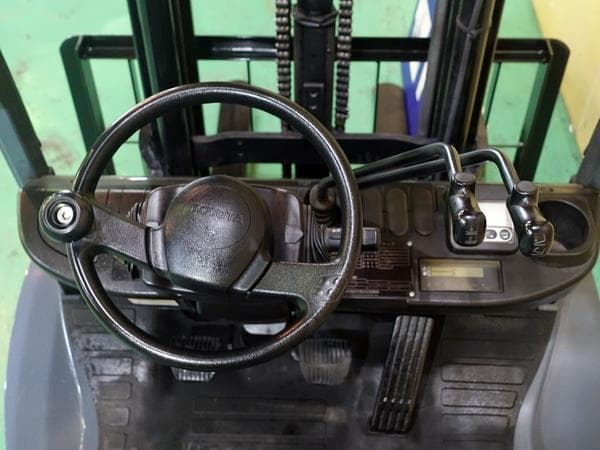 Forklift — Auction (lot 1207-6483924)