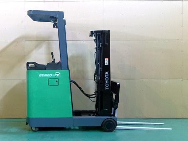 Reach Forklift — Auction (lot 1207-6483925)