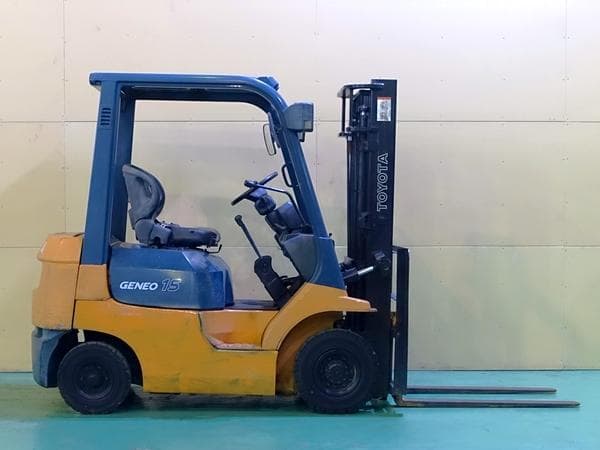 Forklift — Auction (lot 1207-6483936)