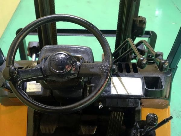 Forklift — Auction (lot 1207-6483936)
