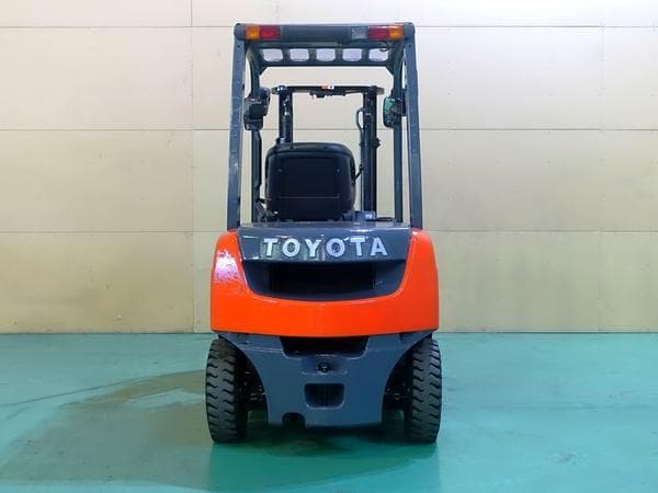 Forklift — Auction (lot 1207-6490216)
