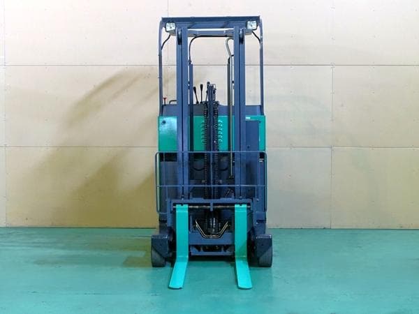 Reach Forklift — Auction (lot 1207-6493773)