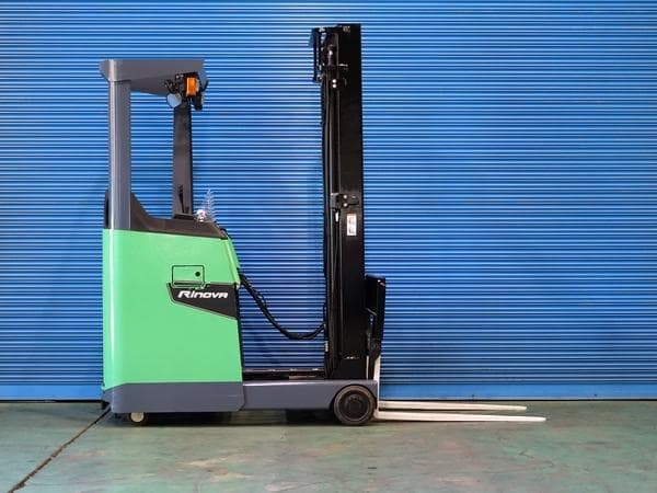 Reach Forklift — Auction (lot 1207-6495301)
