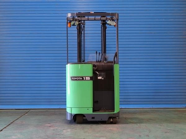 Reach Forklift — Auction (lot 1207-6495301)