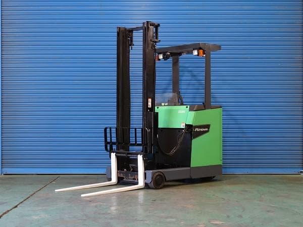 Reach Forklift — Auction (lot 1207-6495301)