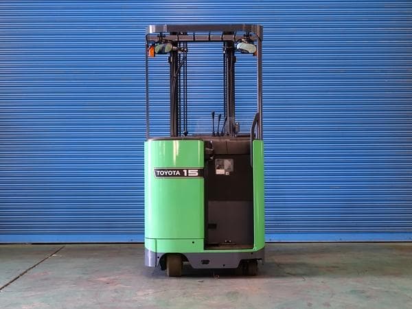 Reach Forklift — Auction (lot 1207-6495302)