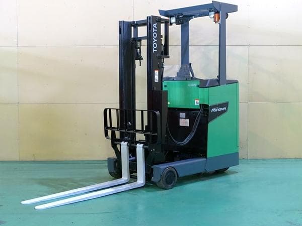 Reach Forklift — Auction (lot 1207-6498385)