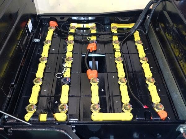 Battery Forklift — Auction (lot 1207-6504965)