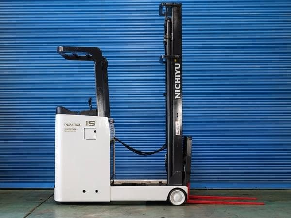 Reach Forklift — Auction (lot 1207-6508512)