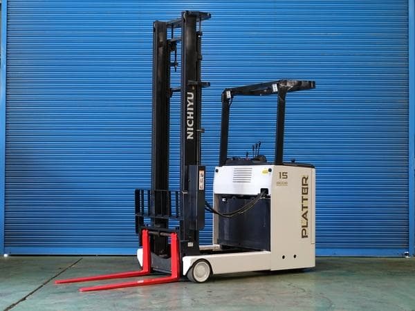 Reach Forklift — Auction (lot 1207-6508512)