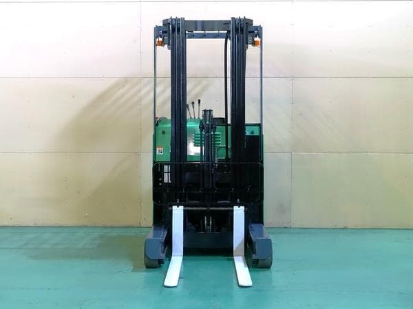 Reach Forklift — Auction (lot 1207-6508579)