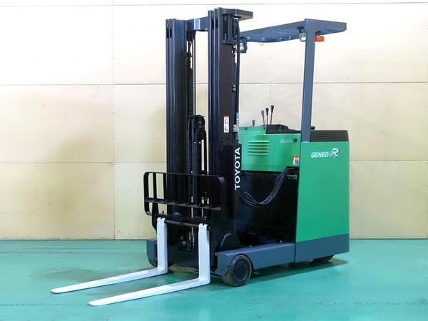 Reach Forklift — Auction (lot 1207-6508579)