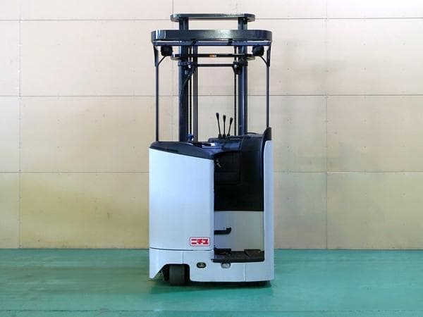 Reach Forklift — Auction (lot 1207-6508580)
