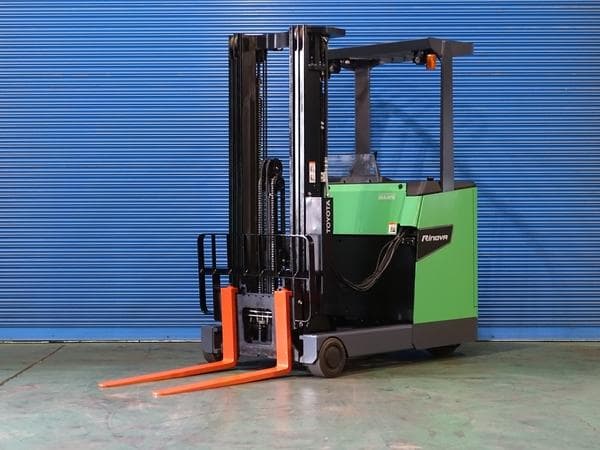Reach Forklift — Auction (lot 1207-6510526)