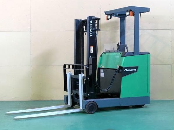 Reach Forklift — Auction (lot 1207-6510734)