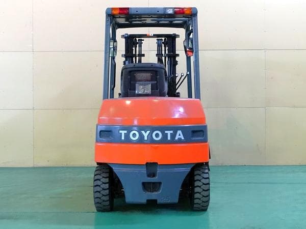 Battery Forklift — Auction (lot 1207-6511023)