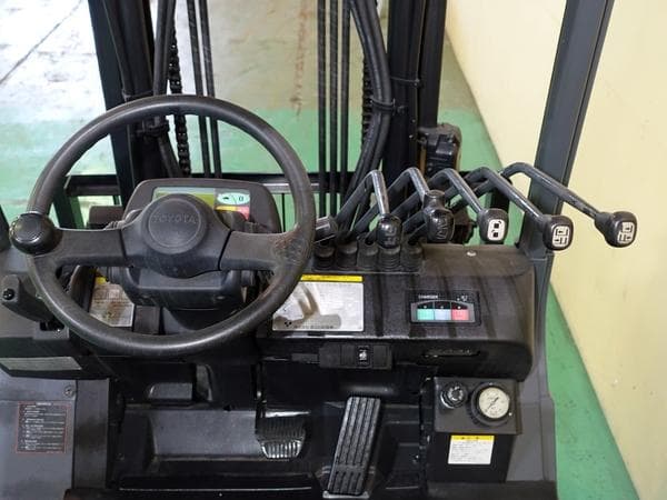 Battery Forklift — Auction (lot 1207-6511023)