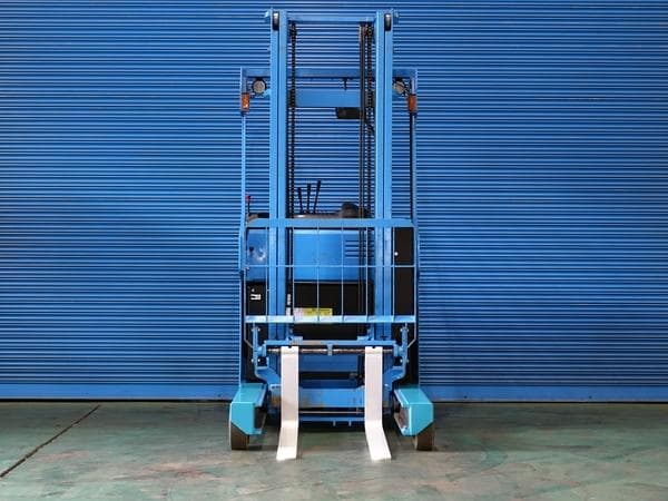 Reach Forklift — Auction (lot 1207-6518847)