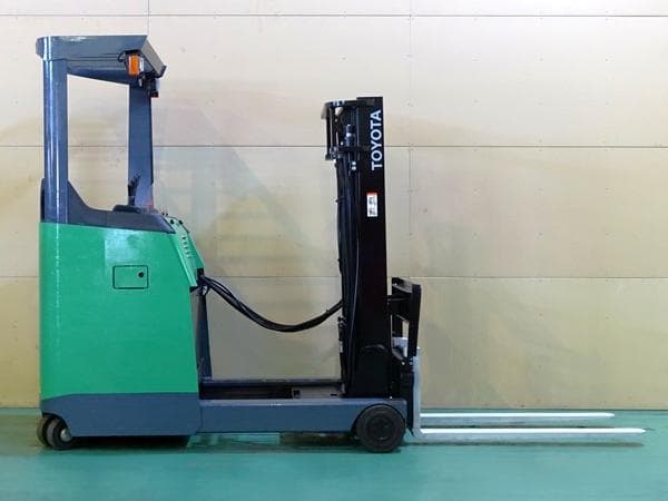 Reach Forklift — Auction (lot 1207-6518903)