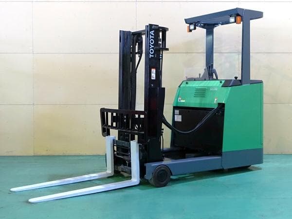 Reach Forklift — Auction (lot 1207-6518903)