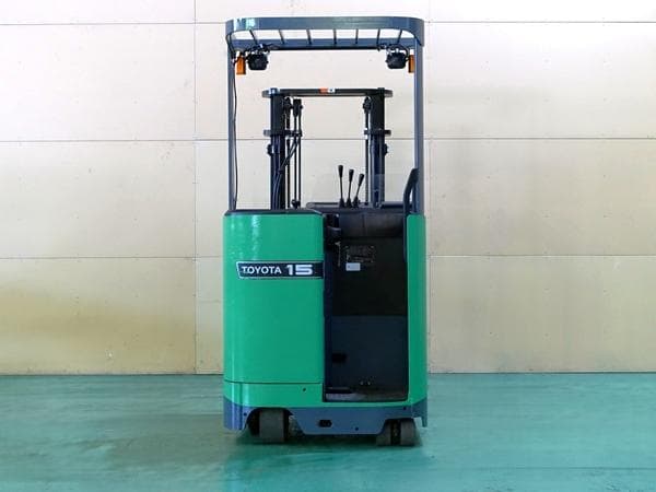 Reach Forklift — Auction (lot 1207-6518919)