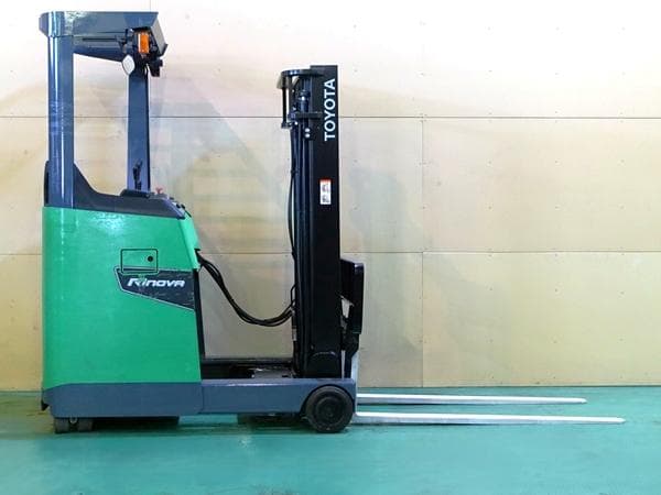 Reach Forklift — Auction (lot 1207-6518925)