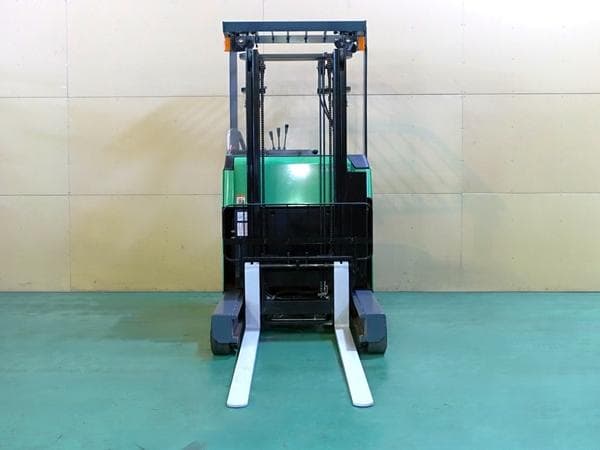 Reach Forklift — Auction (lot 1207-6518925)