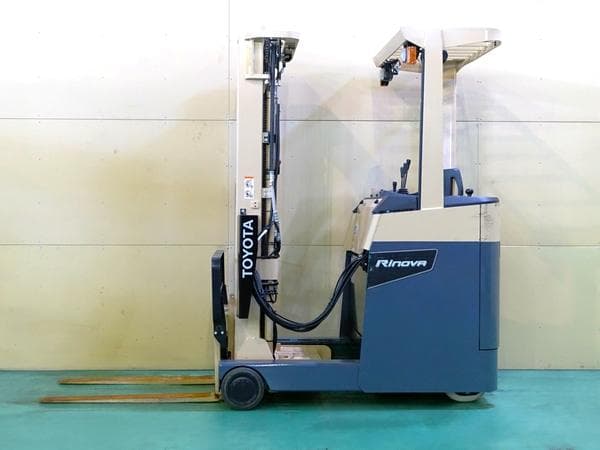 Reach Forklift — Auction (lot 1207-6518944)
