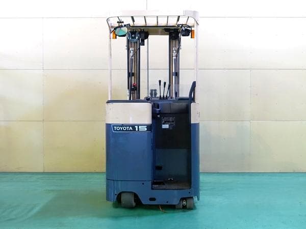 Reach Forklift — Auction (lot 1207-6518944)