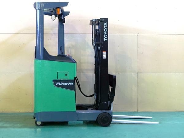 Reach Forklift — Auction (lot 1207-6518966)