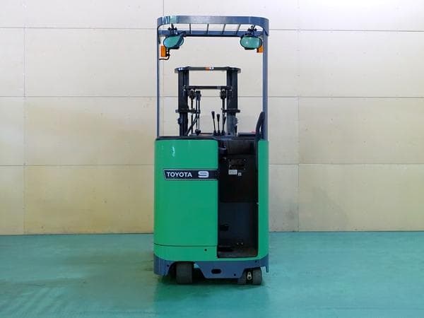 Reach Forklift — Auction (lot 1207-6518966)