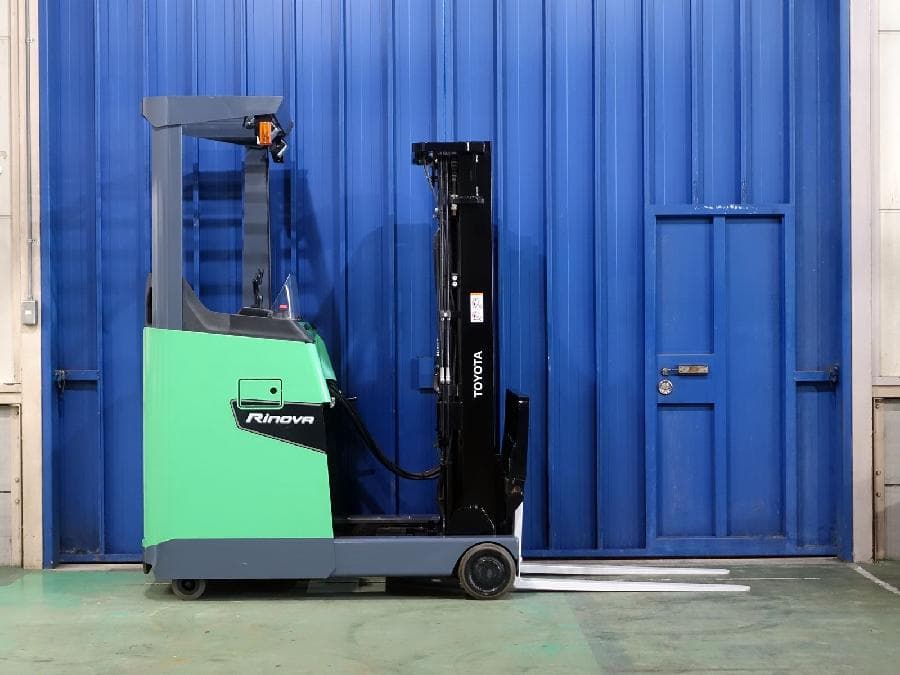 Reach Forklift — Auction (lot 1207-6521915)