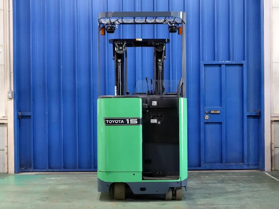 Reach Forklift — Auction (lot 1207-6521915)
