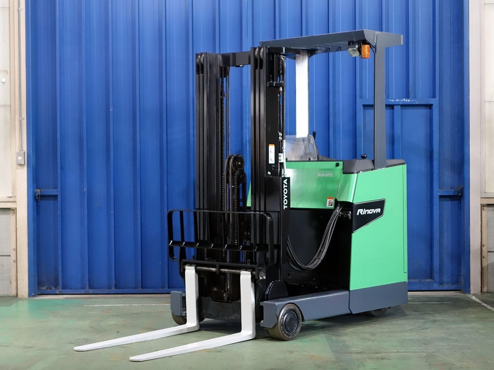 Reach Forklift — Auction (lot 1207-6521915)