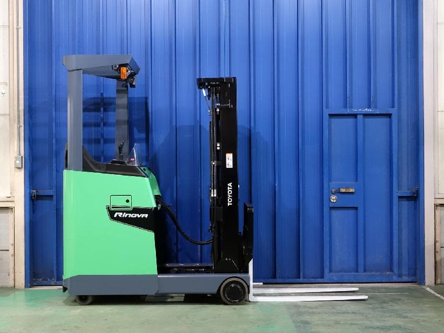 Reach Forklift — Auction (lot 1207-6521944)
