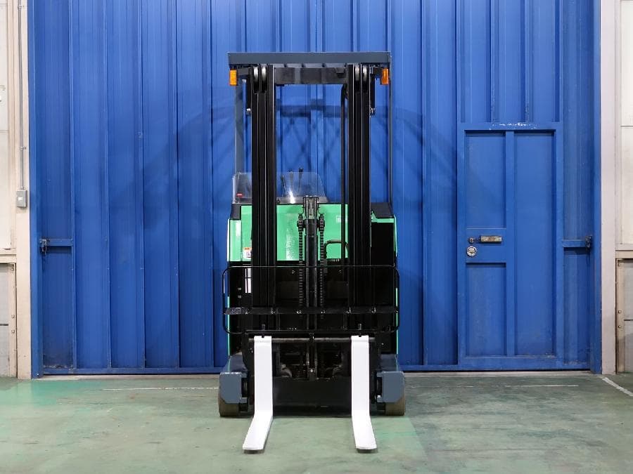 Reach Forklift — Auction (lot 1207-6521944)