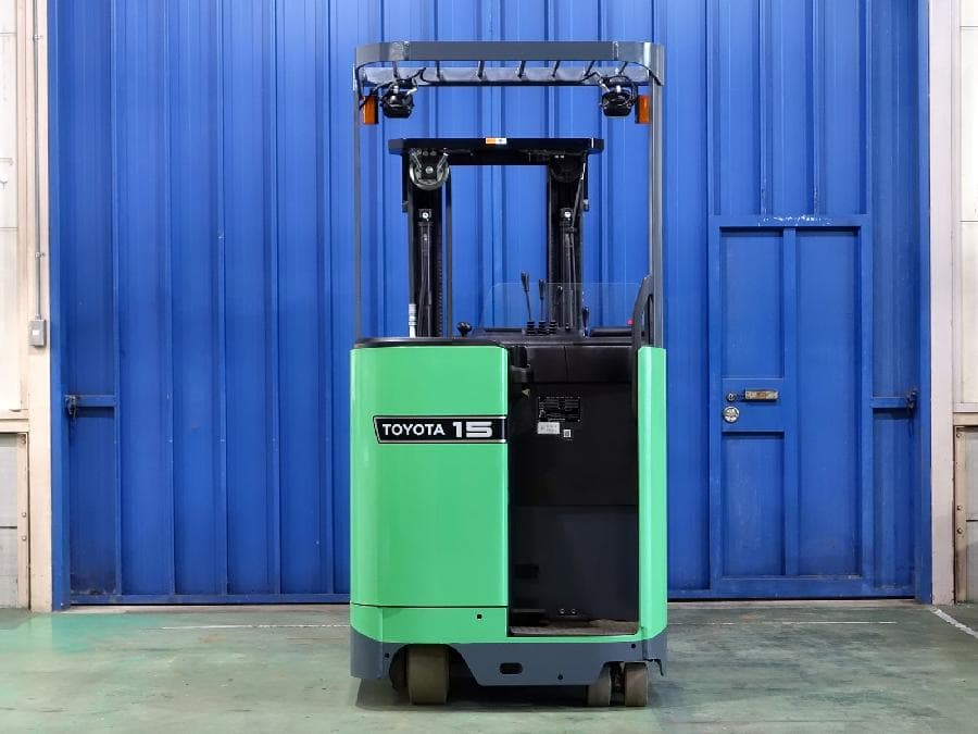 Reach Forklift — Auction (lot 1207-6521944)