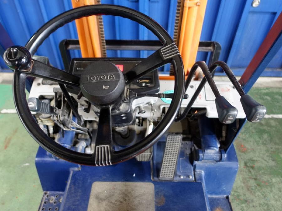 Forklift — Auction (lot 1207-6522104)