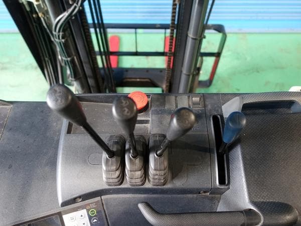 Reach Forklift — Auction (lot 1207-6524875)