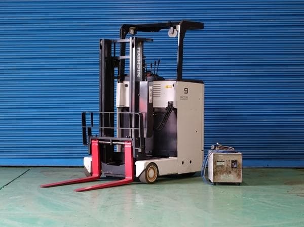 Reach Forklift — Auction (lot 1207-6524875)