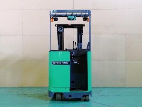 Reach Forklift — Auction (lot 1207-6525651)