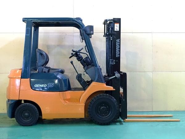 Forklift — Auction (lot 1207-6525653)