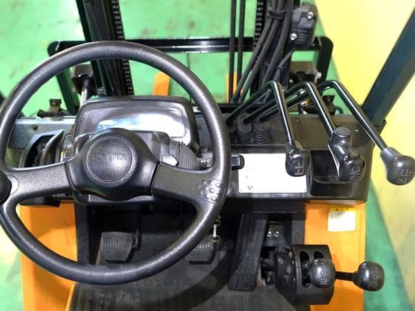 Forklift — Auction (lot 1207-6525653)