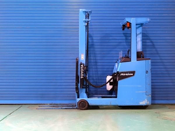 Reach Forklift — Auction (lot 1207-6526310)