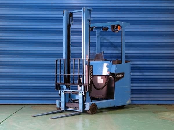 Reach Forklift — Auction (lot 1207-6526310)