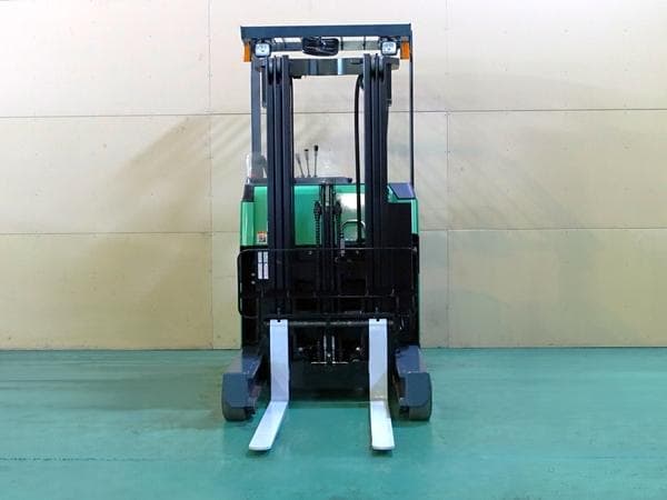 Reach Forklift — Auction (lot 1207-6526323)