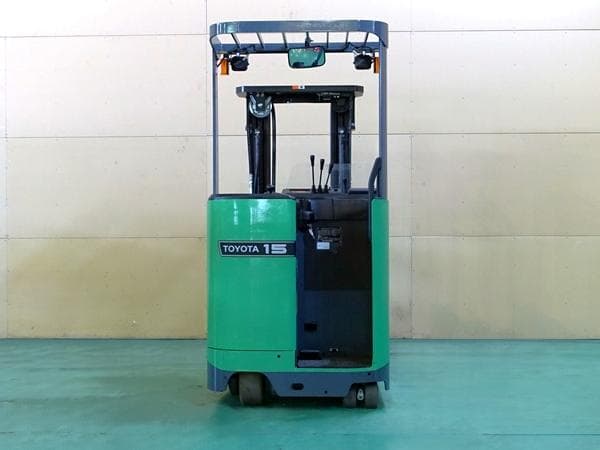 Reach Forklift — Auction (lot 1207-6526323)