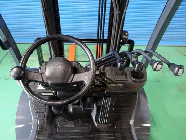 Forklift — Auction (lot 1207-6526423)